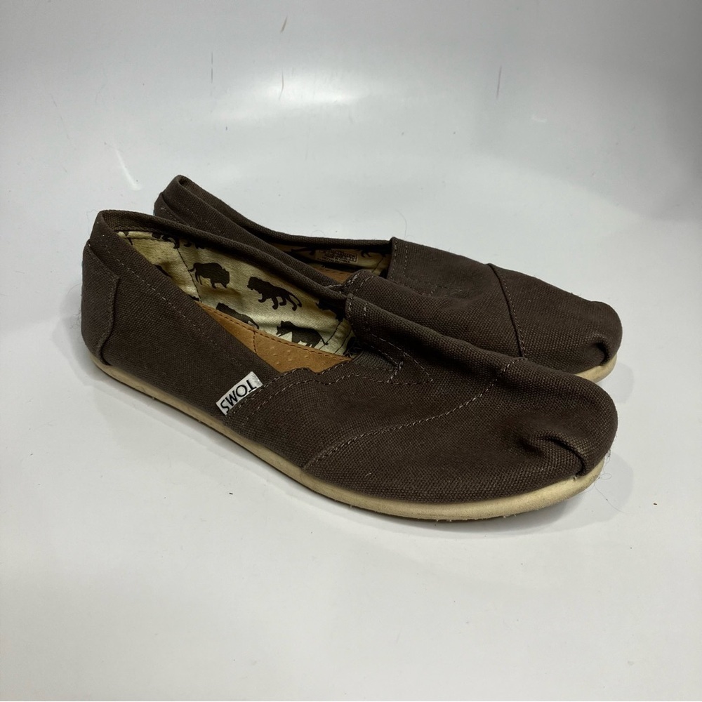Gray classic Tom’s flats size women’s 8